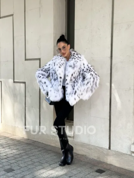 Шуба из меха лисы под рысь - цвет белый, PREMIUM COLLECTION - фото 13