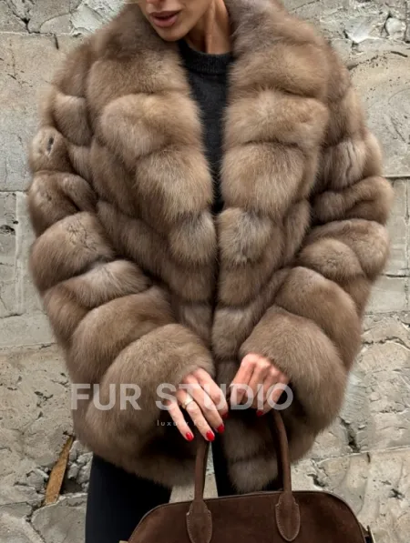 Полушубок из меха куницы тор-тор английский воротник - фото 2