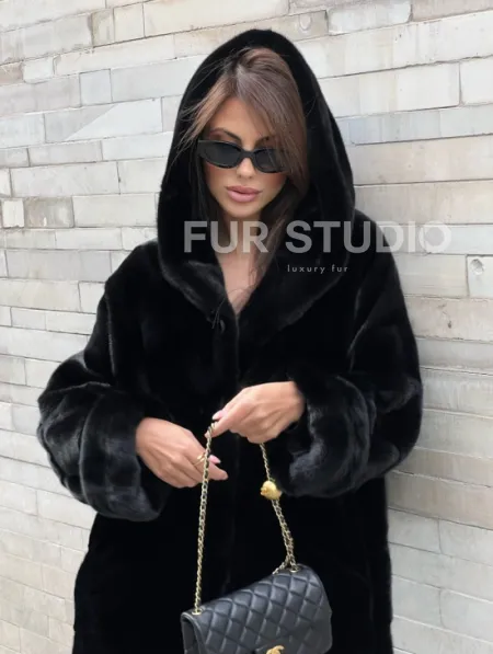 Шуба из меха норки SAGA FURS с капюшоном - фото 1