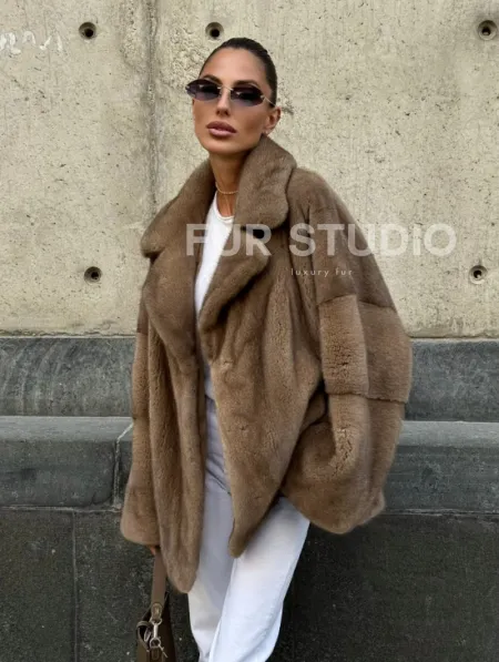 Норковый полушубок в пастельном оттенке - фото 5