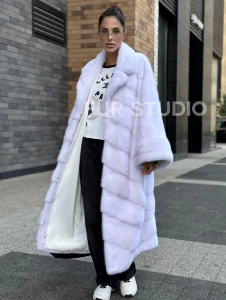 Светлая норковая шуба 