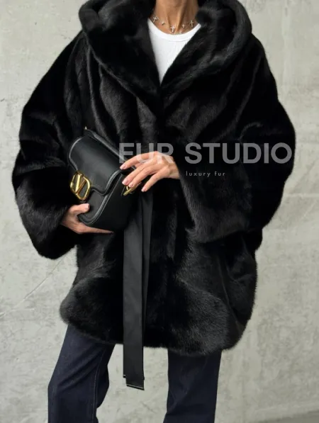 Полушубок черный норковый с капюшоном - фото 2
