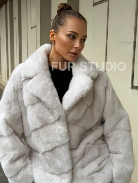 Светлый норковый полушубок - фото 4