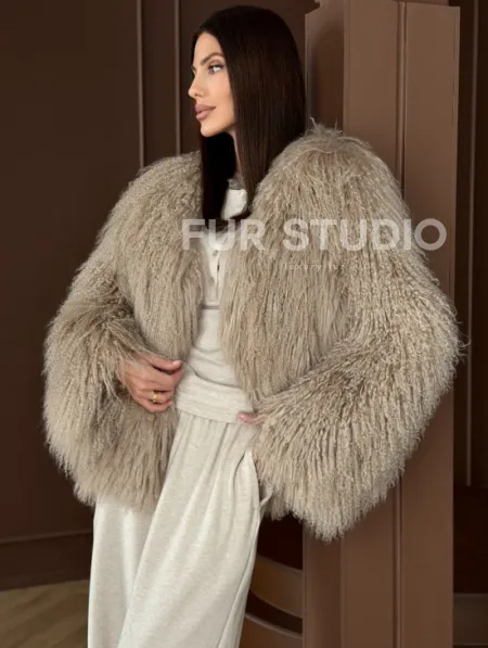 Шуба из натурального меха ламы - фото 7