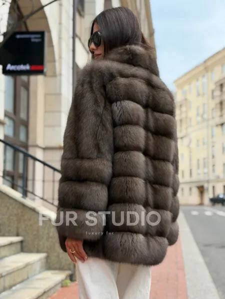 Стильный жакет из меха соболя - фото 9