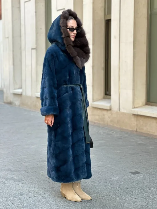 Удлиненная норковая шуба с капюшоном из куницы - цвет аквамарин - фото 6