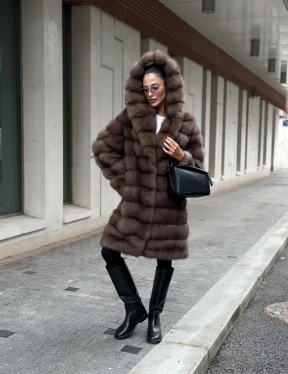 Шуба из меха куницы с капюшоном цвет трюфель - фото 10