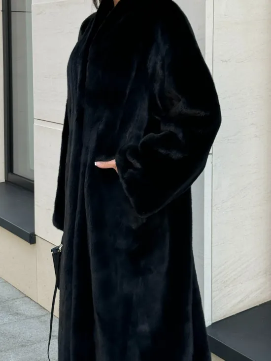 Меховое пальто из аукционного меха норки SAGA FURS, V-образный воротник - фото 1