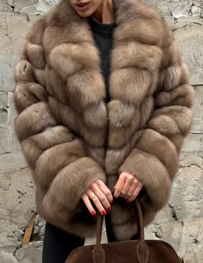 Полушубок из меха куницы тор-тор английский воротник - фото 2