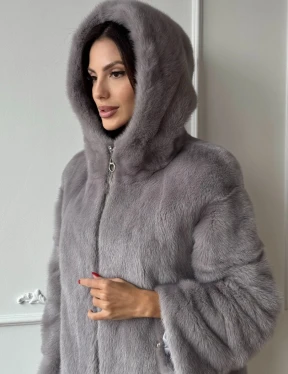 Женский меховой бомбер из аукционной норки с капюшоном  на молнии - фото 4