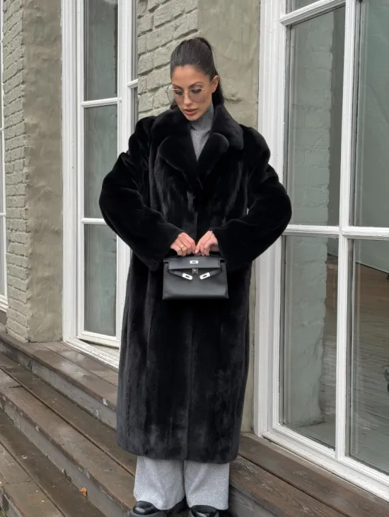 Шуба из канадской аукционной норки с английским воротником - Total black - фото 8