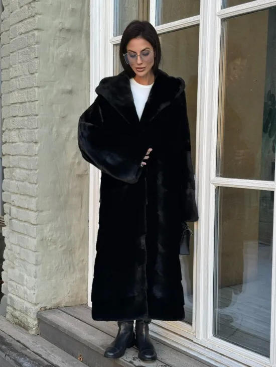 Шуба кимоно с капюшоном черного цвета из скандинавской норки Saga Furs - фото 7
