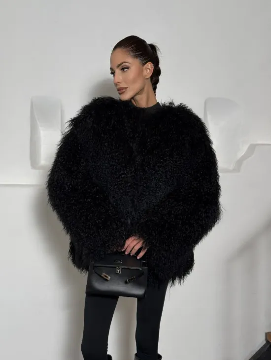 Черная шуба из меха ламы воротник шанель - фото 11