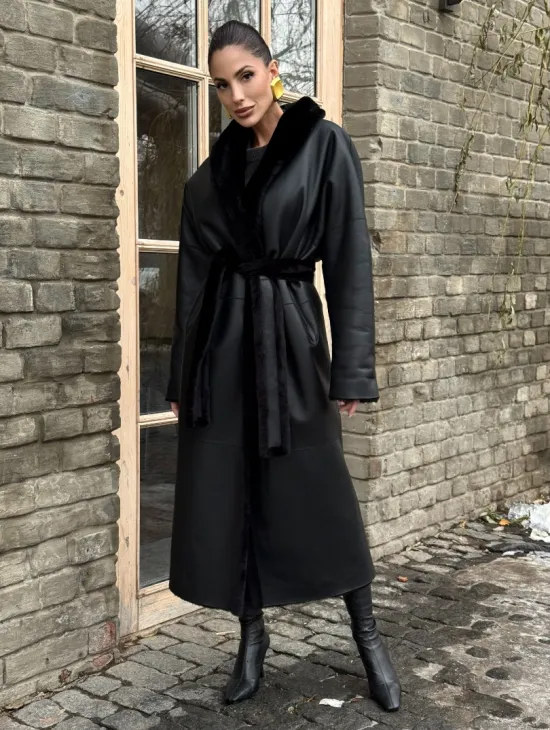 Двусторонняя модная дублёнка на запах из меха мериноса - фото 0