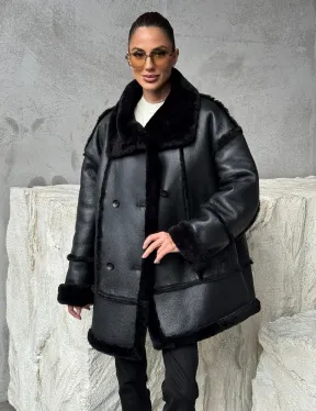 Черная современная дубленка - фото 8