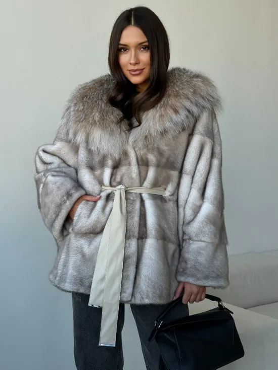 Шуба из натуральной норки с капюшоном из рыси - фото 0