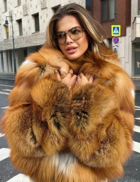 Шуба из лисы с капюшоном - фото 4