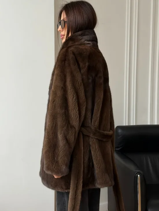 Коричневая норковая шуба под пояс - воротник шаль - фото 5