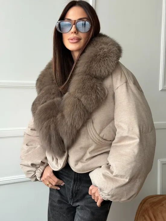 Зимний короткий пуховик с мехом - оверсайз - фото 4