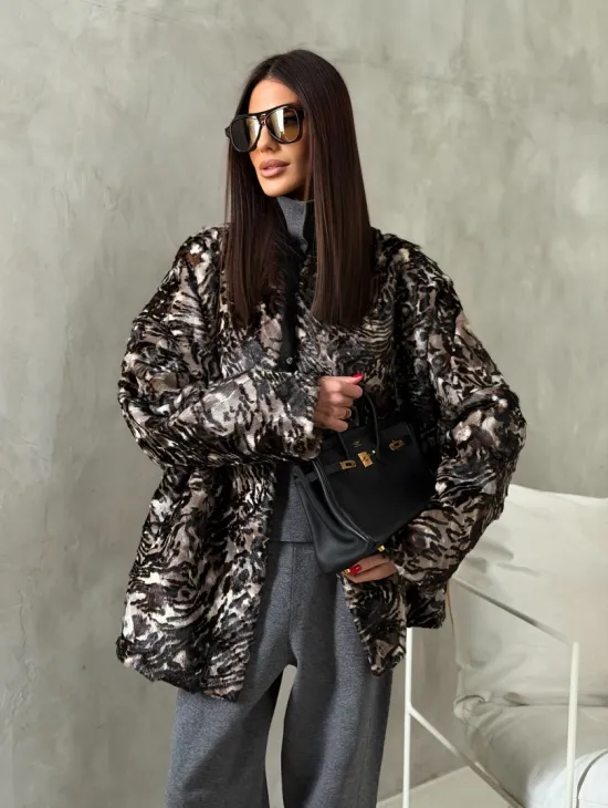 Шуба норковая из цветных кусочков в стиле оверсайз - фото 11