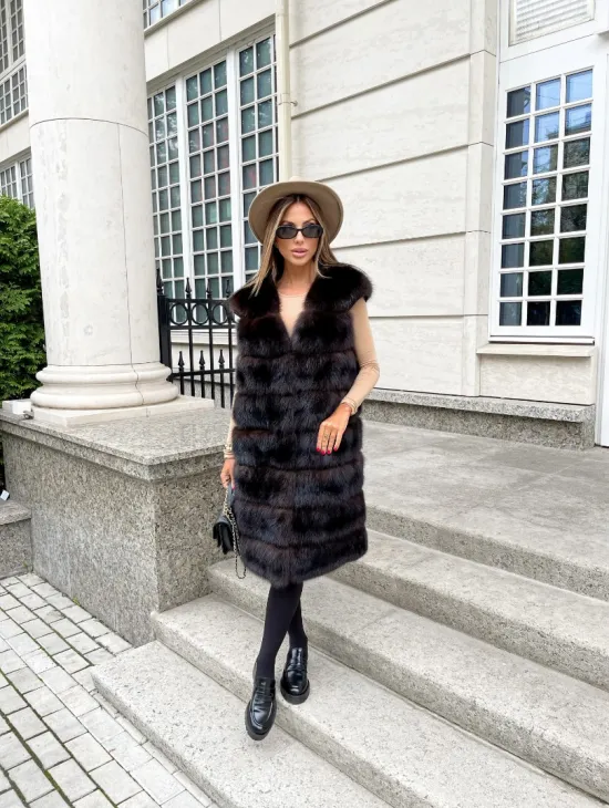 Жилет из куницы в цвете соболь - фото 4