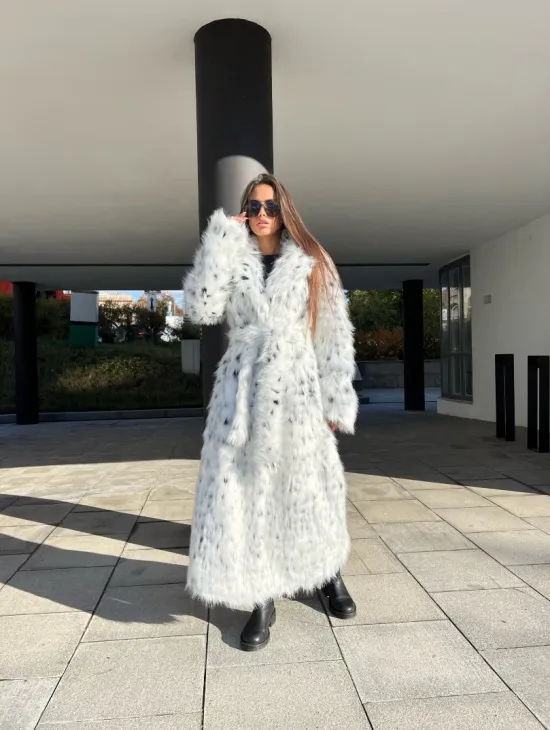 Удлиненная шуба из экомеха под рысь - фото 5