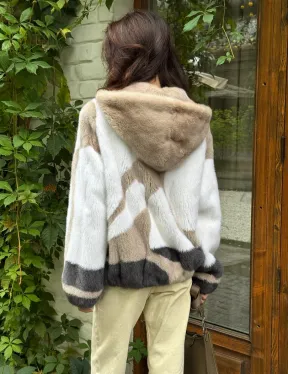 Стильная норковая куртка с капюшоном - фото 3