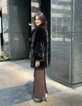 Укороченная норковая шуба в цвете шоколад - фото 7